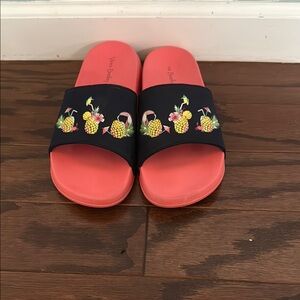 Vera Bradley kids size 7-8 Black and Coral Pineapple Slide Sandals